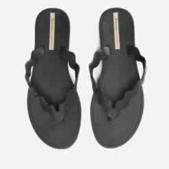 Ipanema Women's Zig Flip Flops - Black